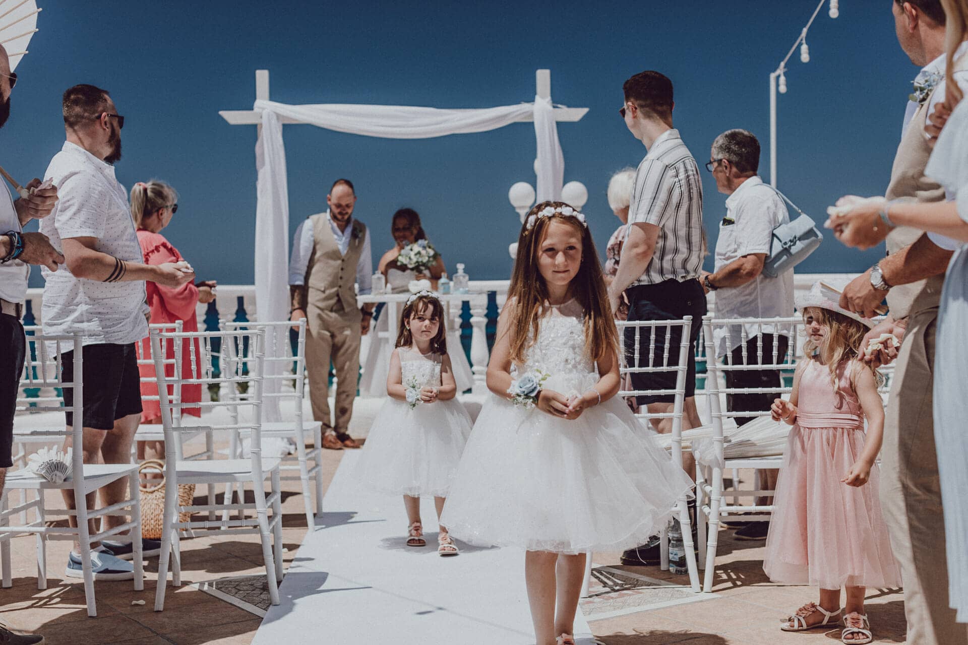 photographer in ibiza with family at the altar newlyweds in ibiza hotel