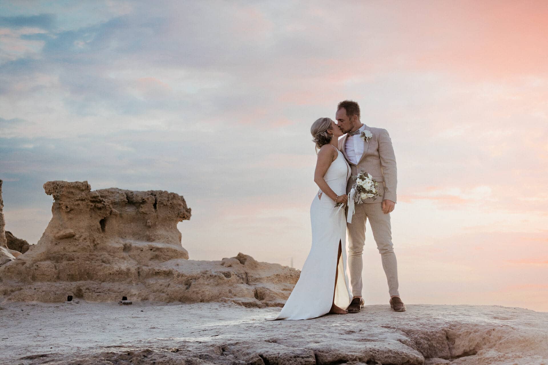 sunset photo of bride and groom photographer in ibiza
